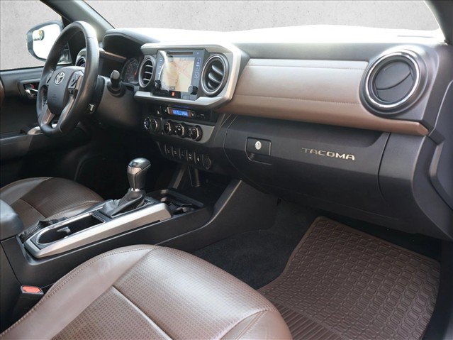 Used 2017 Toyota Tacoma Limited w/ Tow Package AWD/4WD image 26