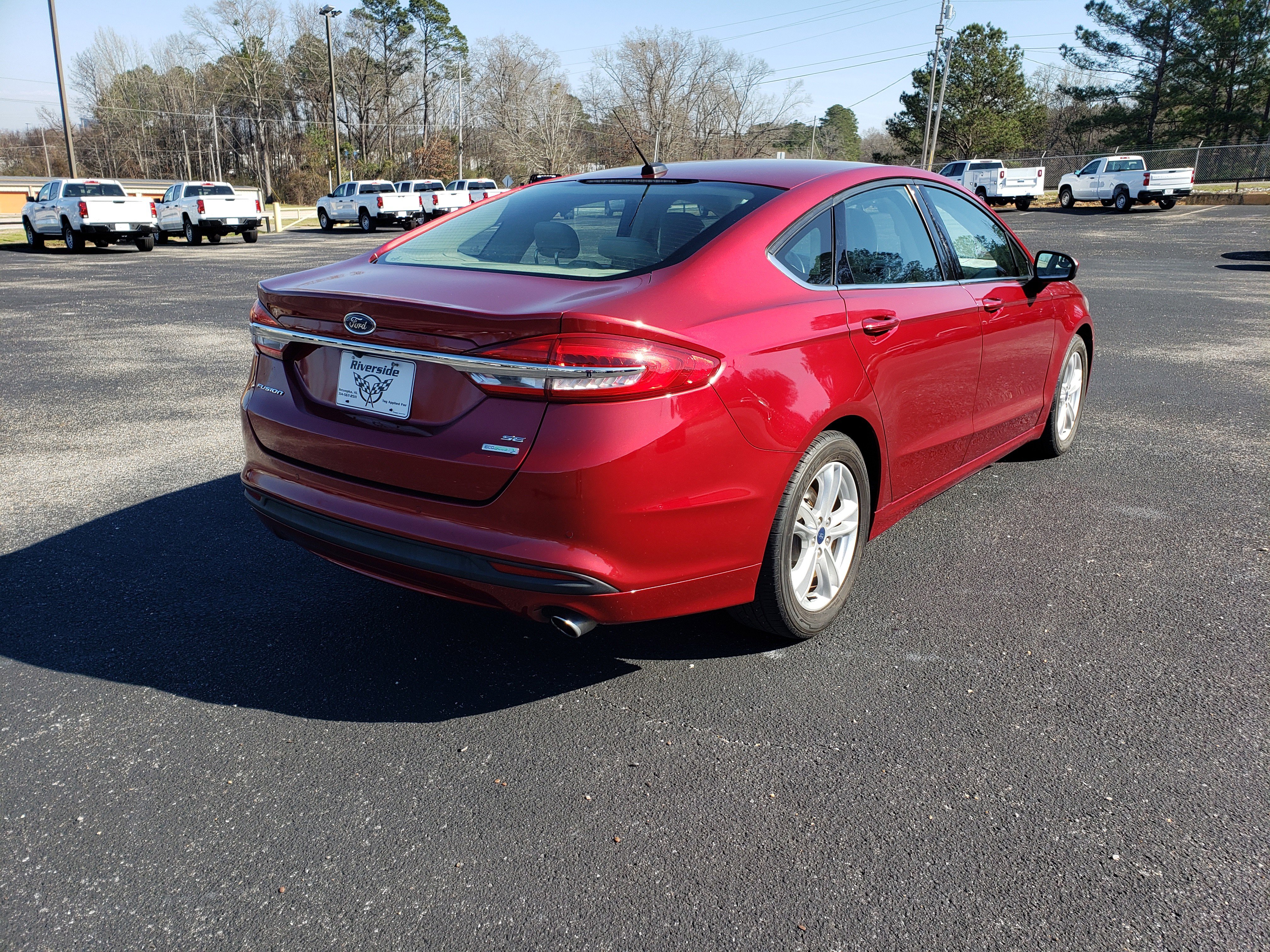 Used 2018 Ford Fusion SE w/ Fusion SE Technology Package image 3