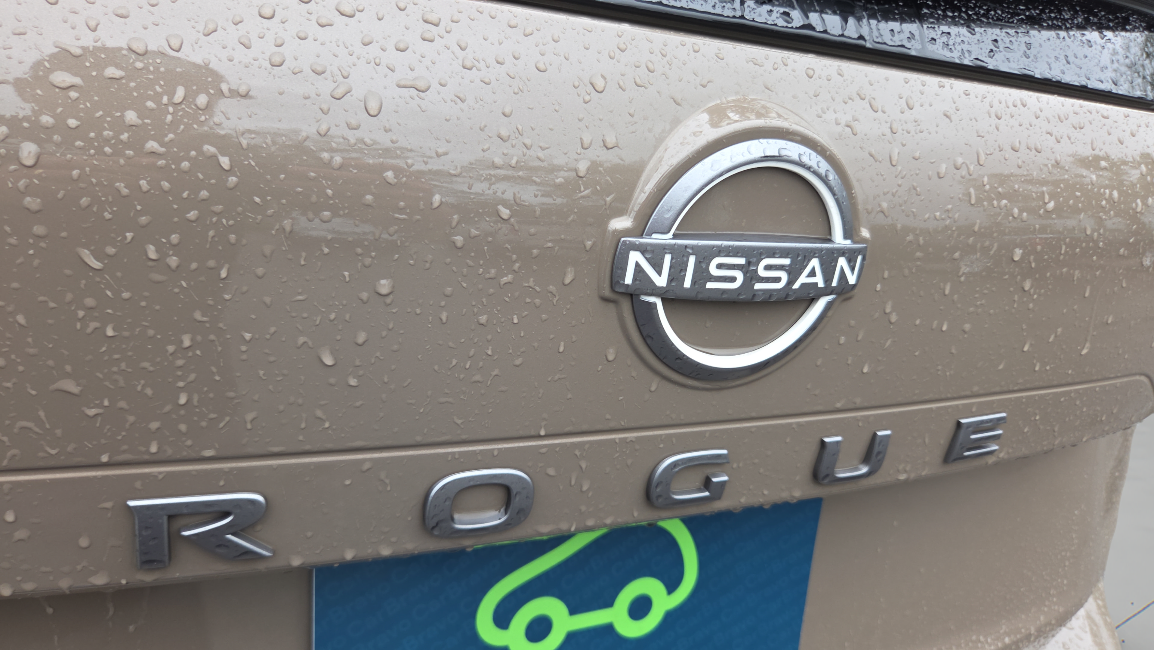 Used 2025 Nissan Rogue SV FWD image 15