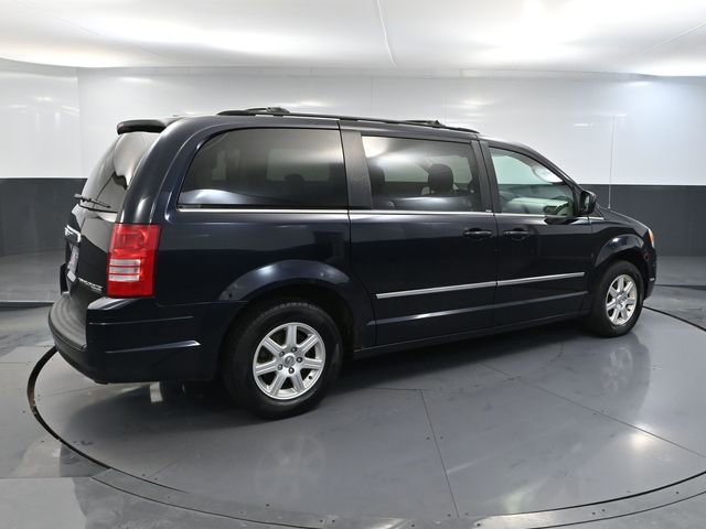 Used 2010 Chrysler Town & Country Touring Plus image 4
