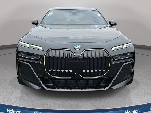 New 2026 BMW 740i xDrive w/ Premium Package image 2