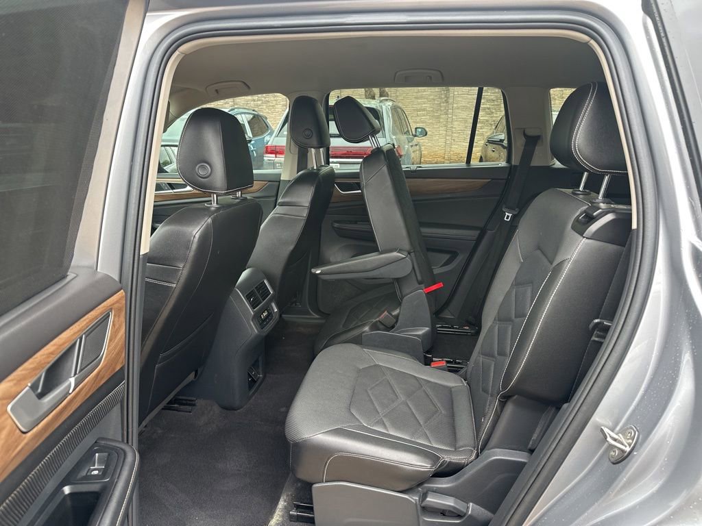 Used 2024 Volkswagen Atlas SE w/ Black Wheel Package AWD/4WD image 13