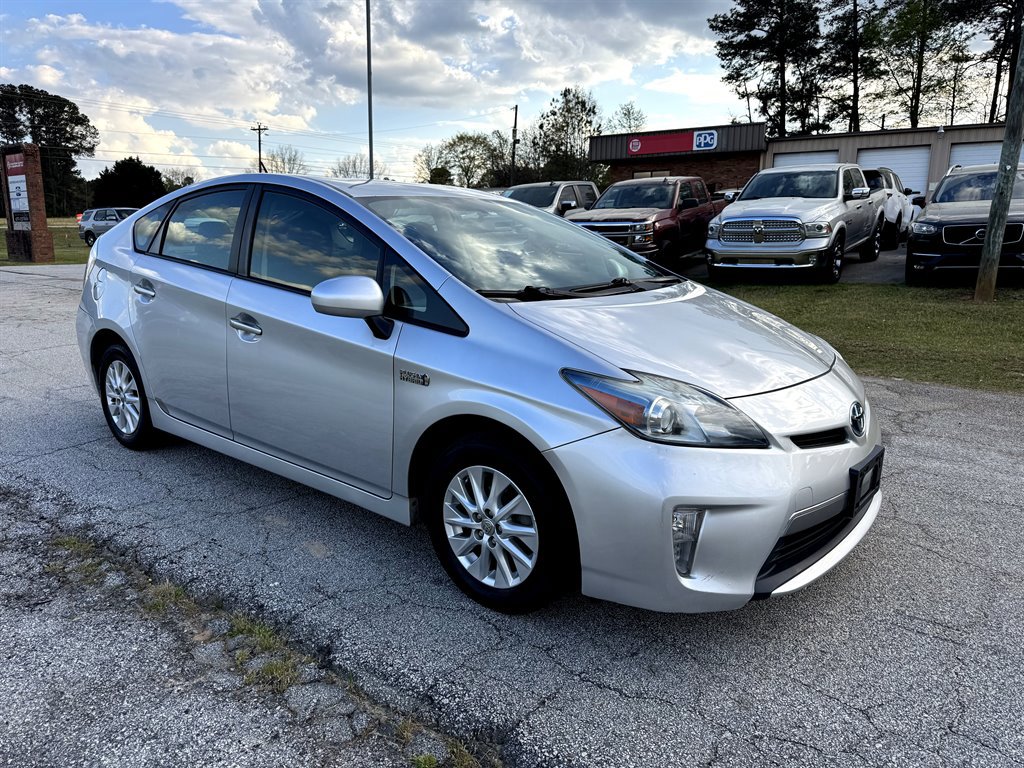Used 2013 Toyota Prius Prime Plug-In Hybrid image 4