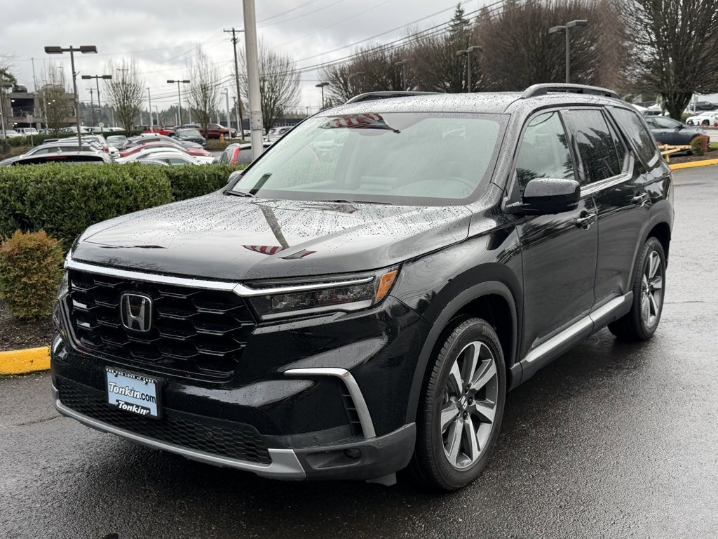 Used 2025 Honda Pilot Elite image 4
