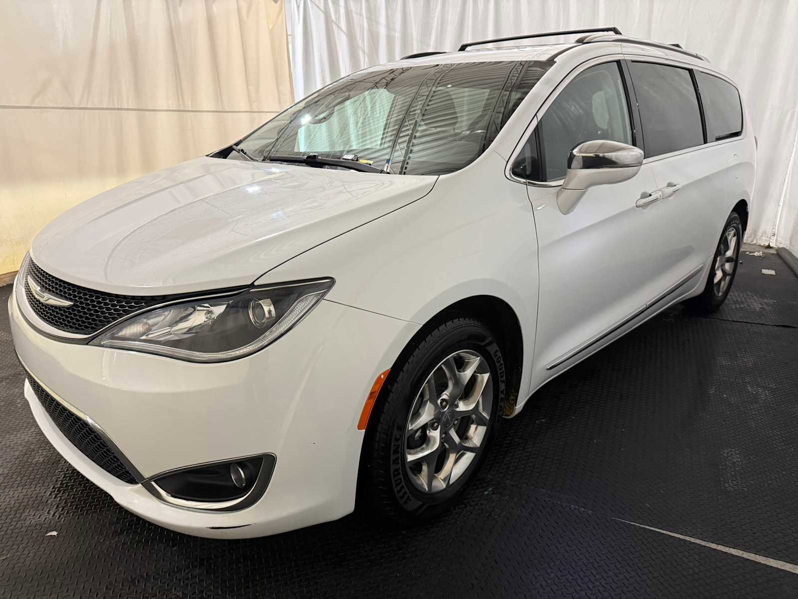 Used 2019 Chrysler Pacifica Limited