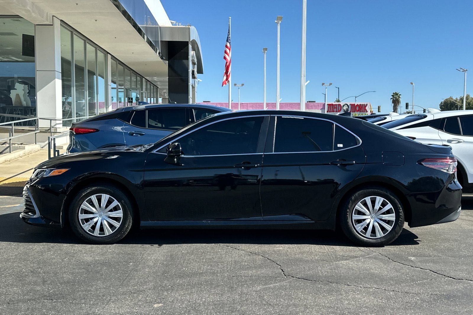 Used 2023 Toyota Camry LE image 7