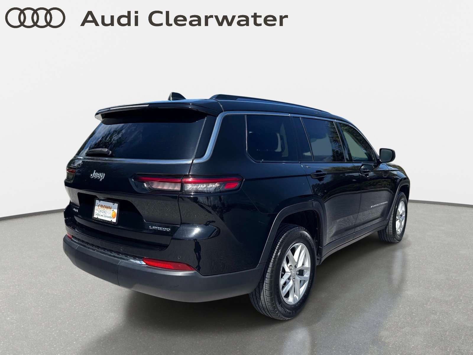 Used 2023 Jeep Grand Cherokee L Laredo AWD/4WD image 4