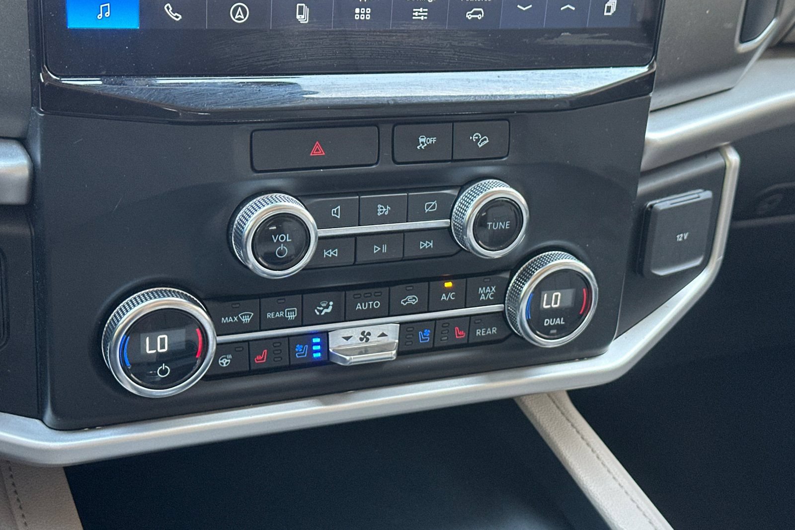 Used 2023 Ford Expedition XLT AWD/4WD image 21