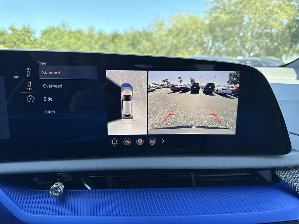 New 2026 Cadillac Optiq Luxury 2 image 24