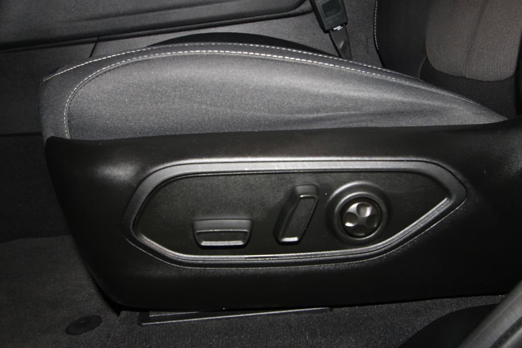 Used 2022 Jeep Grand Cherokee Laredo w/ Luxury Tech Group I image 7