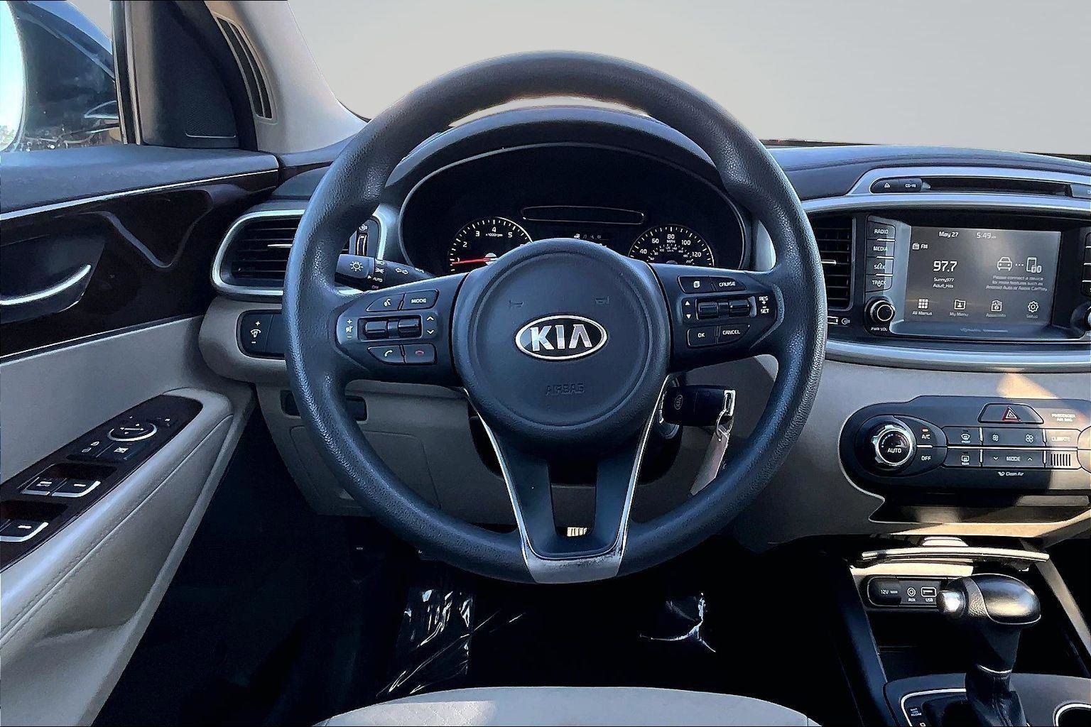 Used 2018 Kia Sorento AWD image 6