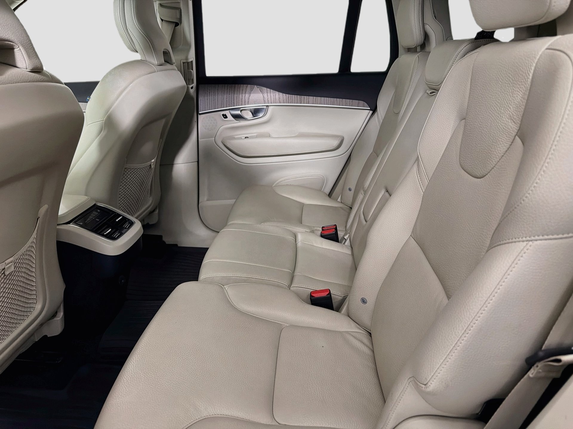 Used 2024 Volvo XC90 B5 Plus w/ Protection Package Premier AWD/4WD image 26