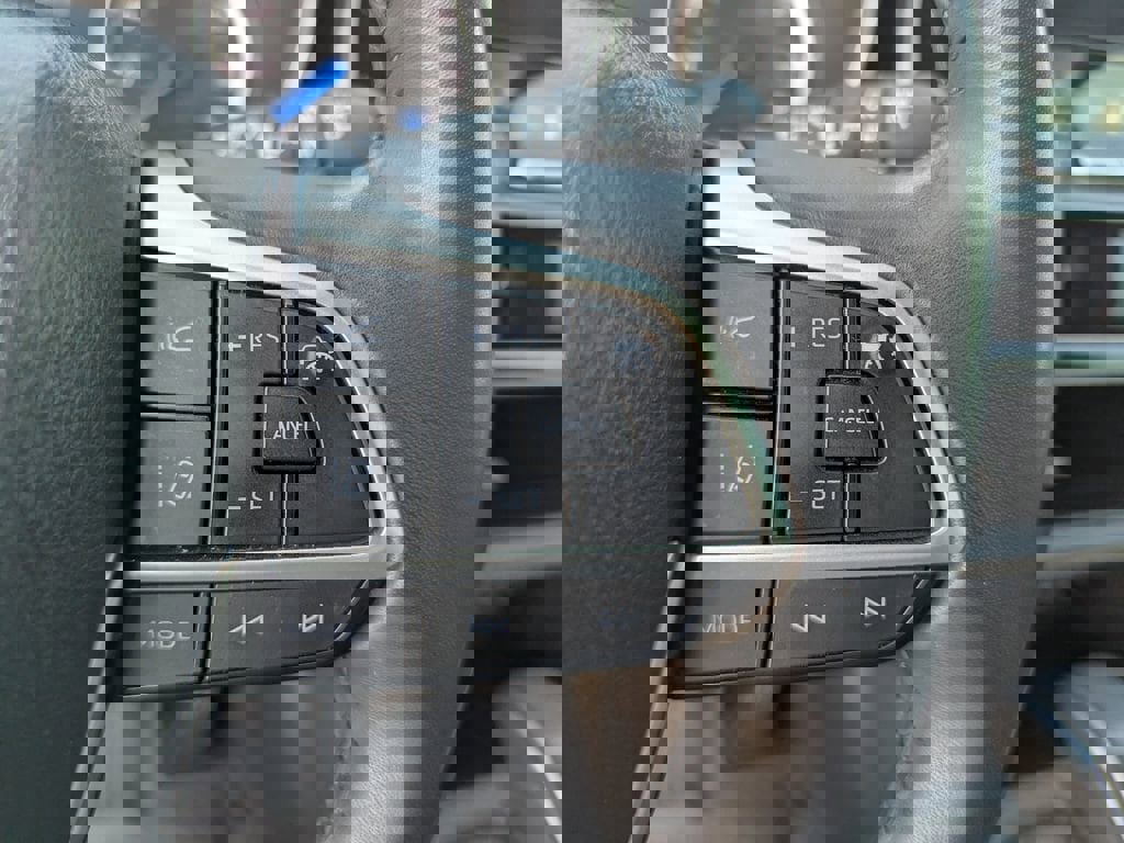 Used 2023 Toyota Highlander Bronze Edition image 28