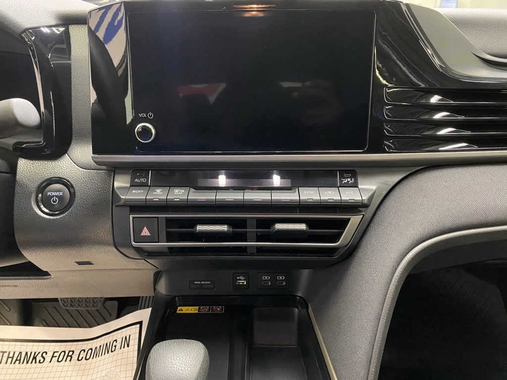 Used 2025 Toyota Camry Hybrid image 34