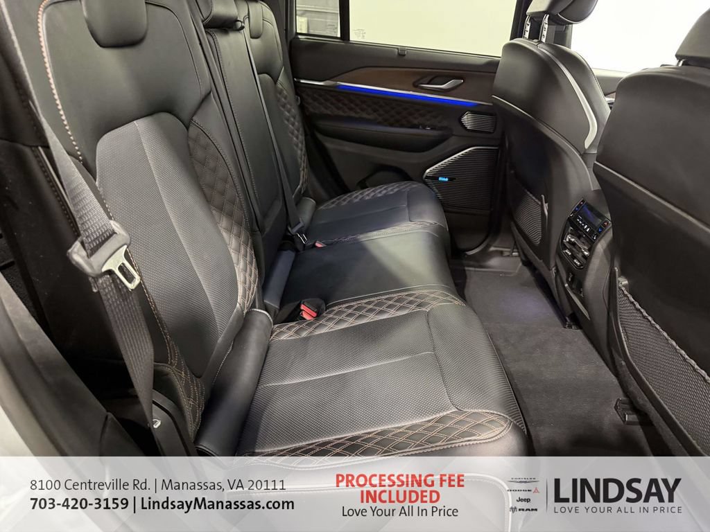 Used 2024 Jeep Grand Cherokee Summit w/ Luxury Tech Group V AWD/4WD image 12