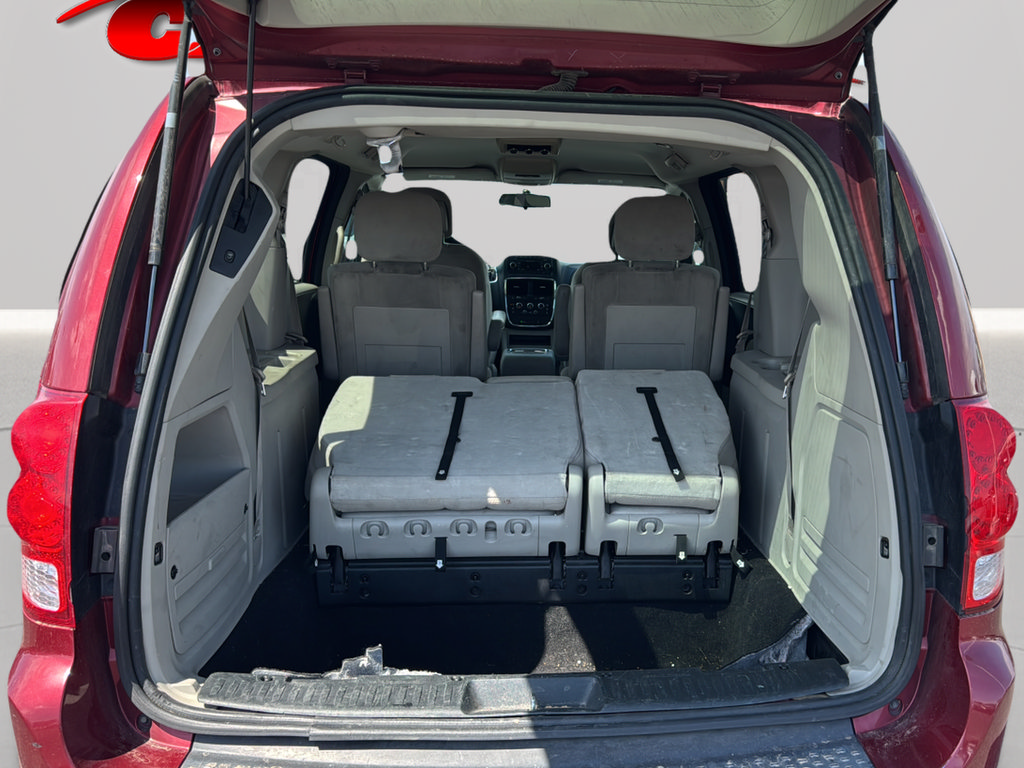 Used 2014 Dodge Grand Caravan SXT FWD image 21
