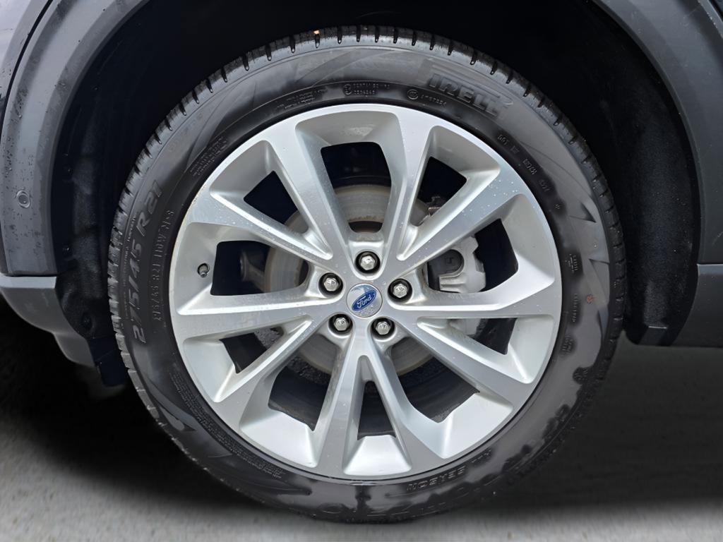 Used 2022 Ford Explorer Platinum w/ Equipment Group 601A AWD/4WD image 11