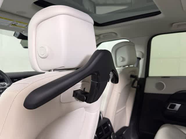 New 2026 Land Rover Discovery S AWD/4WD image 25