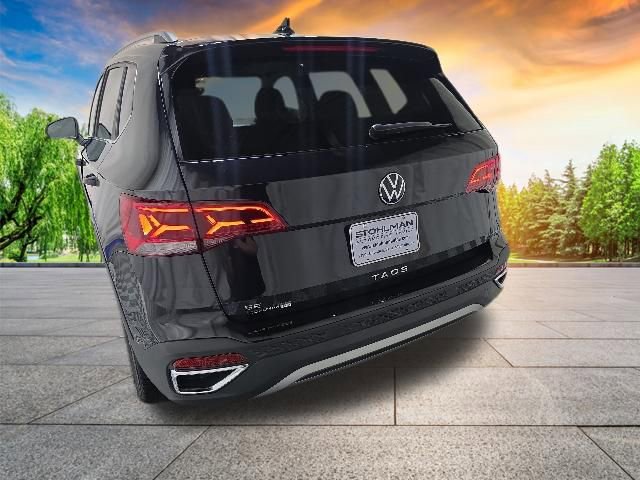 Certified 2023 Volkswagen Taos SE w/ Panoramic Sunroof Package FWD image 6