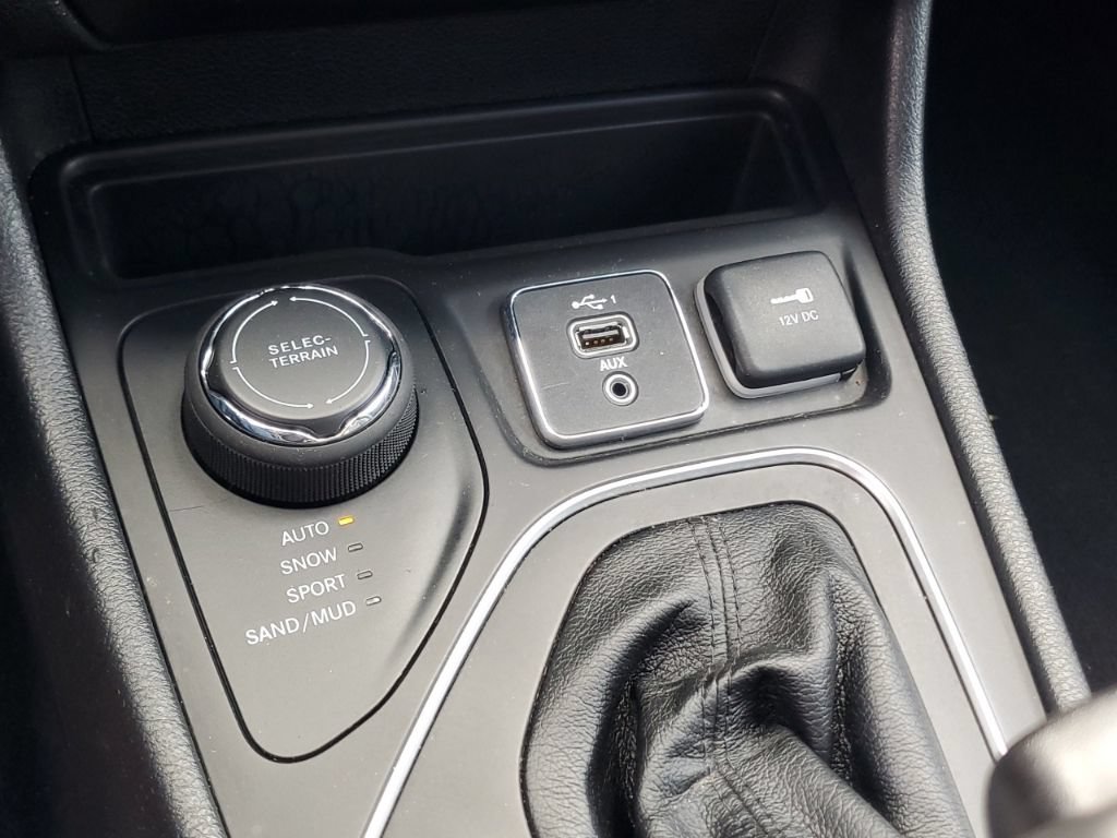 Used 2021 Jeep Cherokee Latitude Lux 80th Anniv w/ Quick Order Package 26U 80TH AWD/4WD image 25