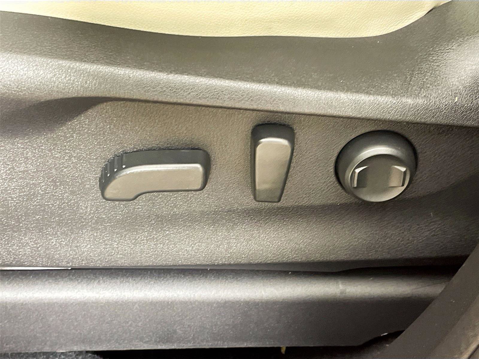 Used 2019 Subaru Ascent Limited w/ Popular Package #3 AWD/4WD image 23