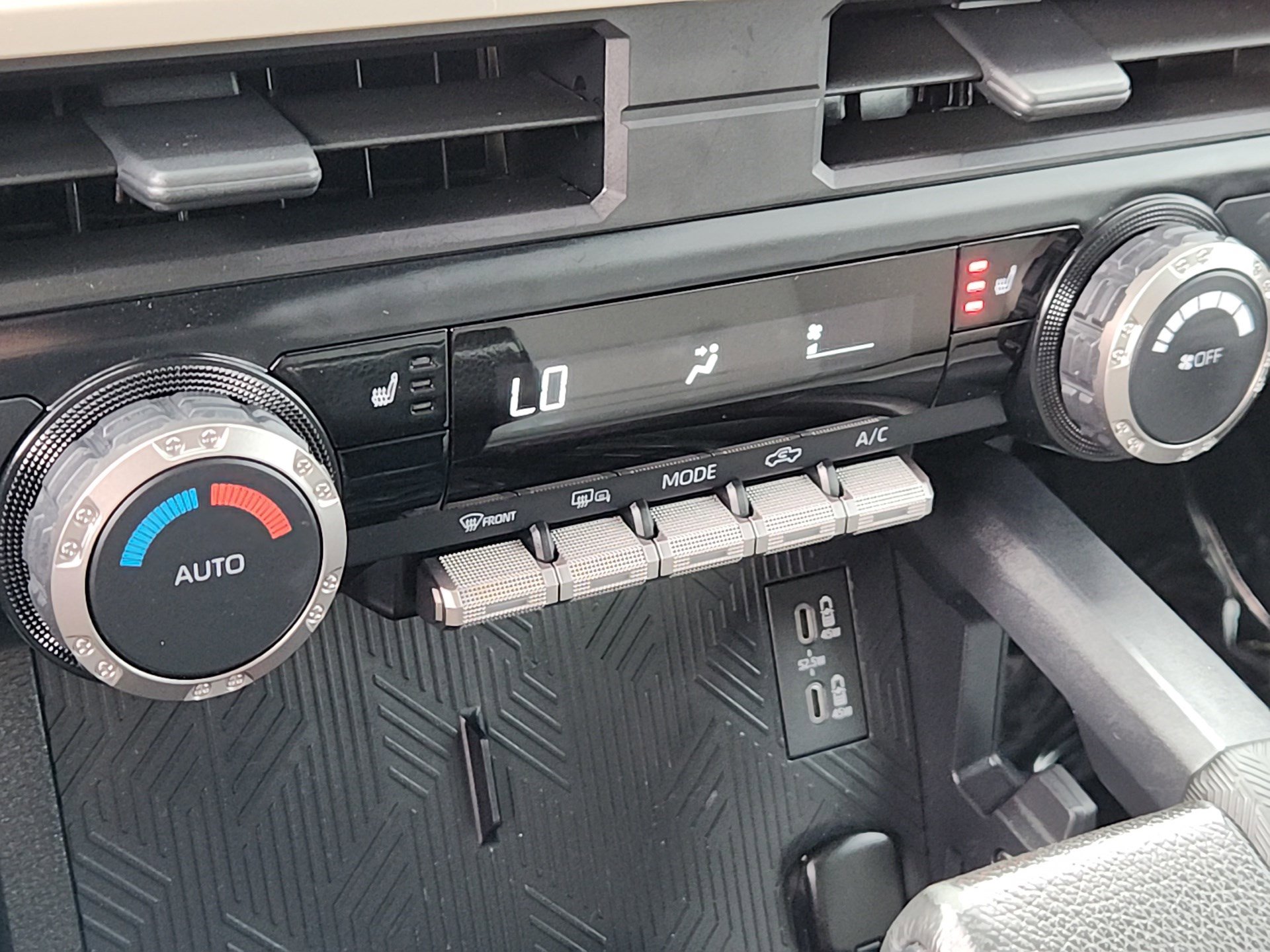 Certified 2024 Toyota Tacoma TRD Sport AWD/4WD image 16