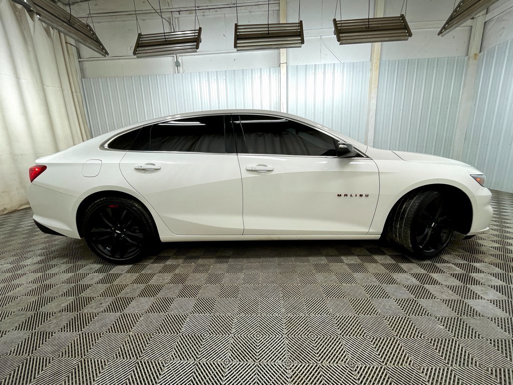 Used 2018 Chevrolet Malibu LT w/ Redline Edition image 17