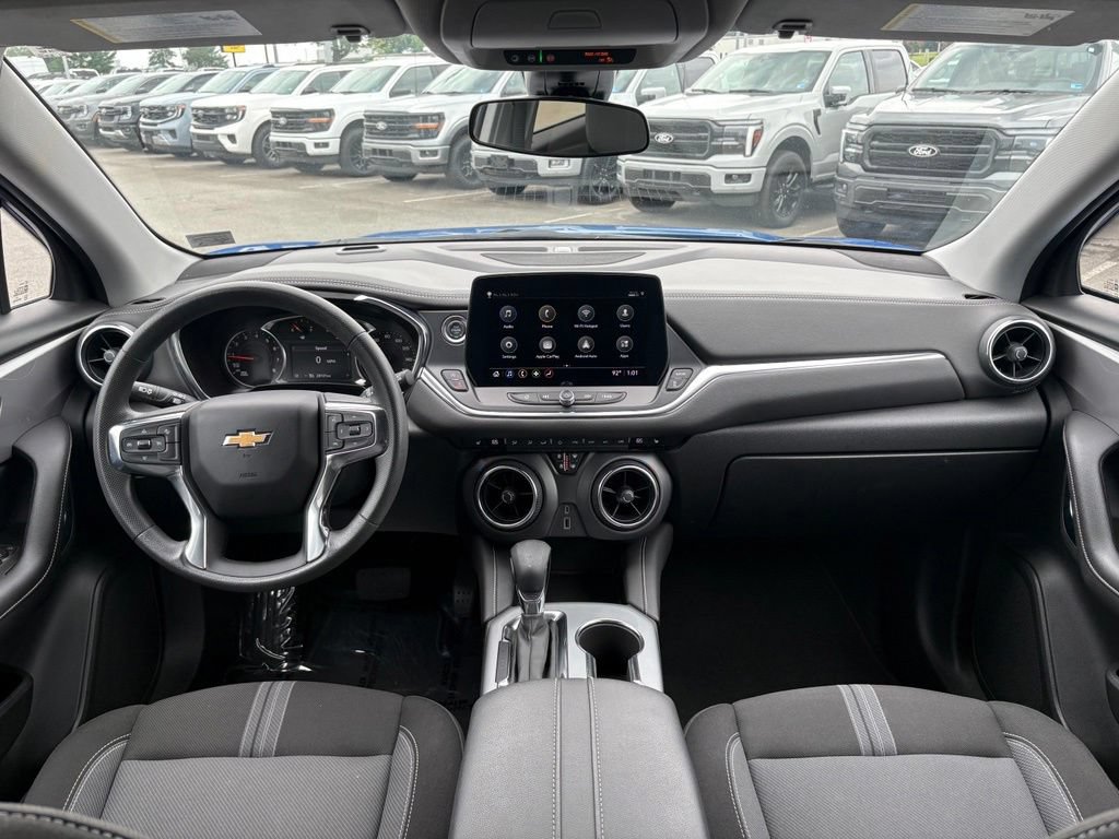 Used 2025 Chevrolet Blazer LT AWD/4WD image 26