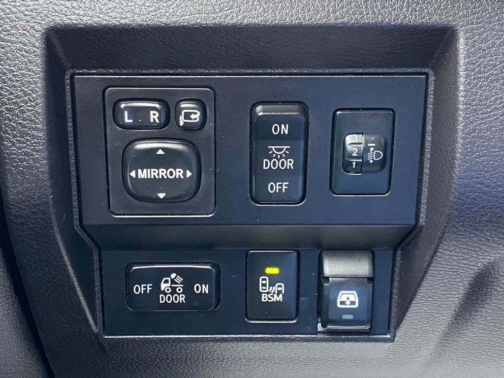 Used 2015 Toyota Tundra Platinum AWD/4WD image 29