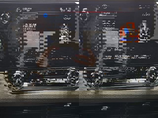 Used 2025 GMC Canyon Denali image 17