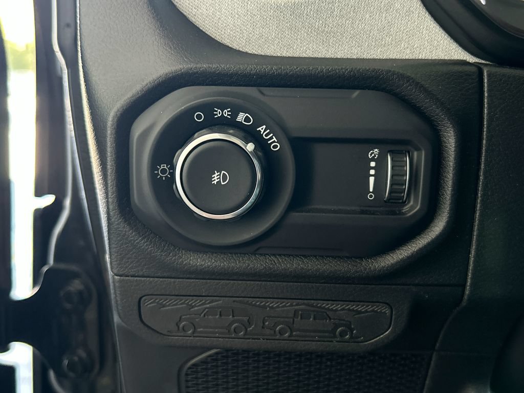 Used 2024 Jeep Wrangler Unlimited Sport AWD/4WD image 13