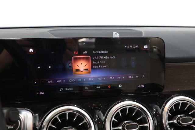 Used 2022 Mercedes-Benz GLB 250 4MATIC image 21