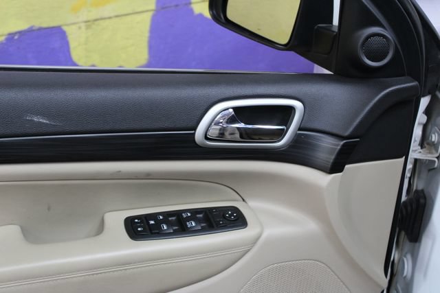 Used 2022 Jeep Grand Cherokee Laredo E AWD/4WD image 10