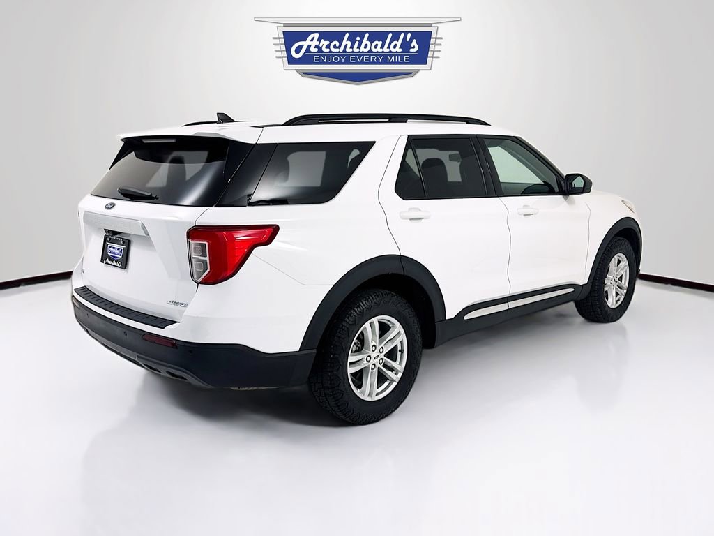 Used 2023 Ford Explorer XLT AWD/4WD image 8