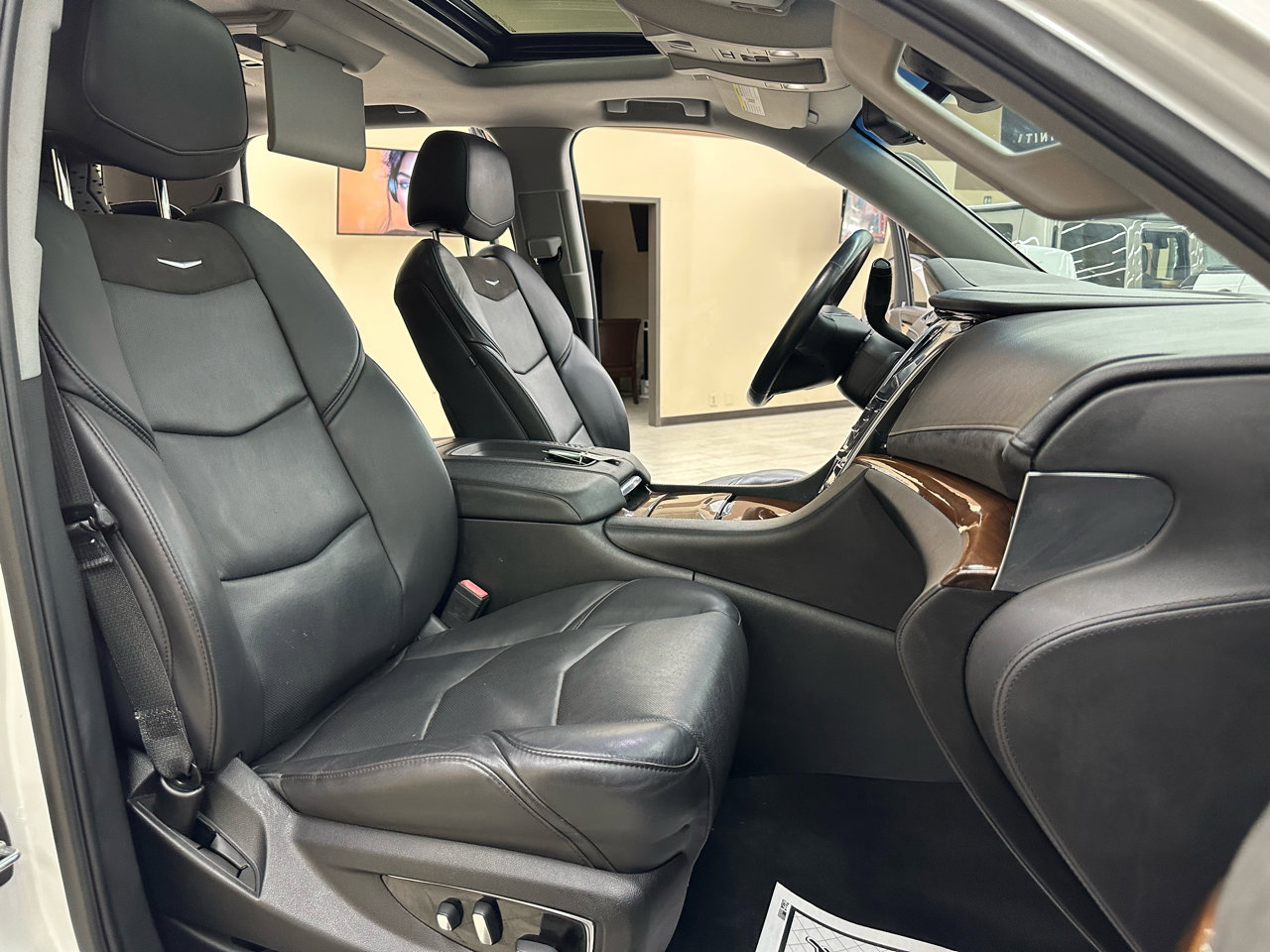 Used 2018 Cadillac Escalade Premium Luxury image 49