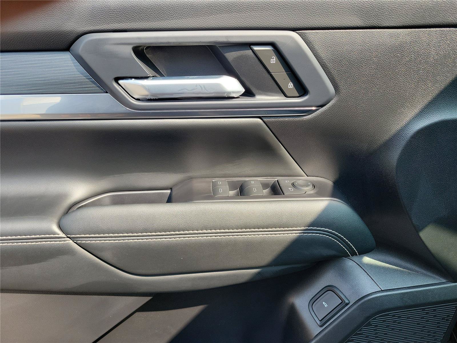 New 2027 GMC Terrain Elevation w/ Elevation Premium Package FWD image 17