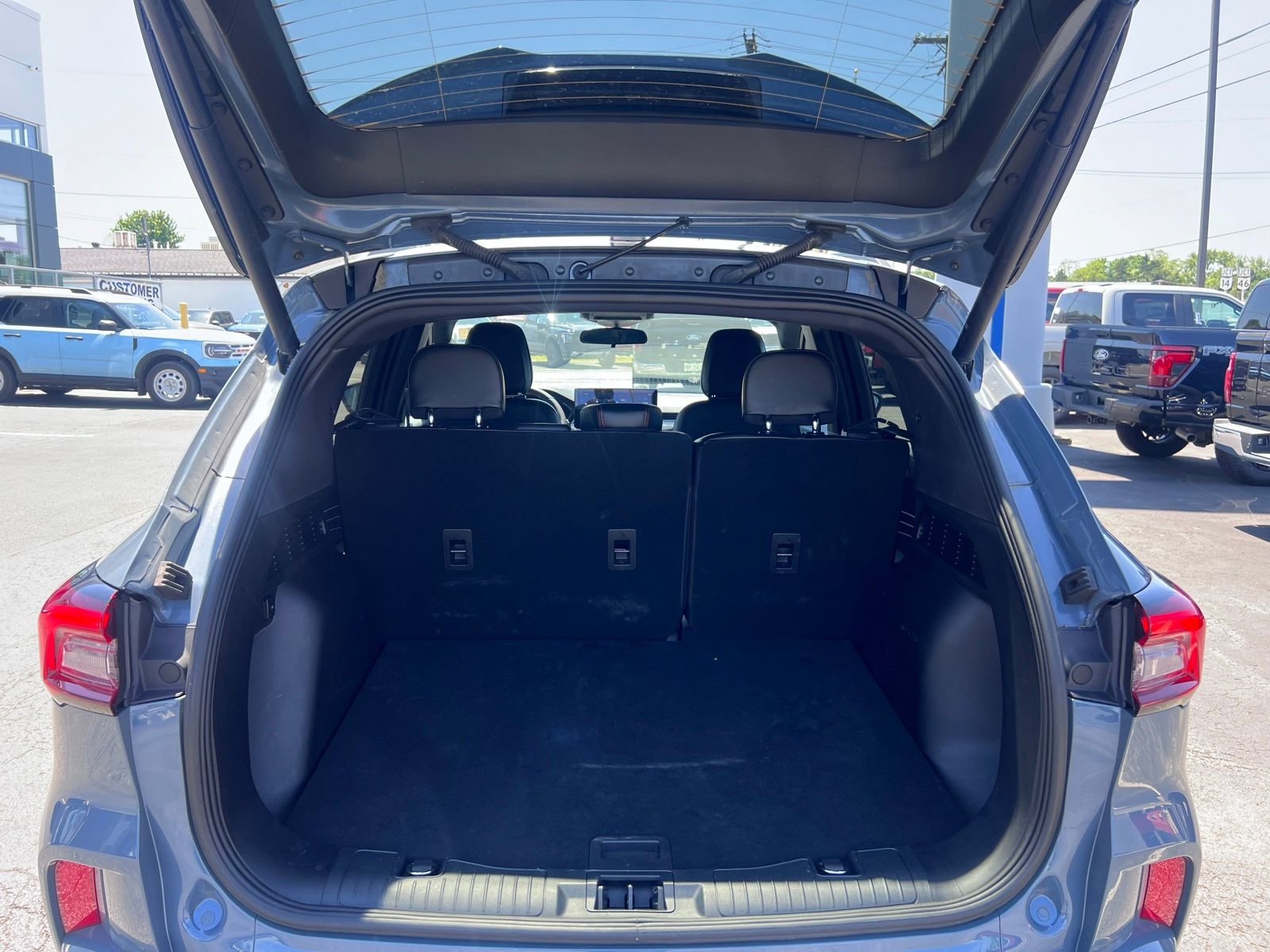 Used 2023 Ford Escape ST-Line w/ Tech Pack #1 AWD/4WD image 12