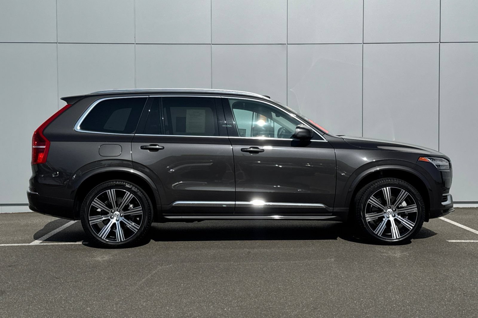 Used 2025 Volvo XC90 T8 Core w/ Protection Package Premier AWD/4WD image 6