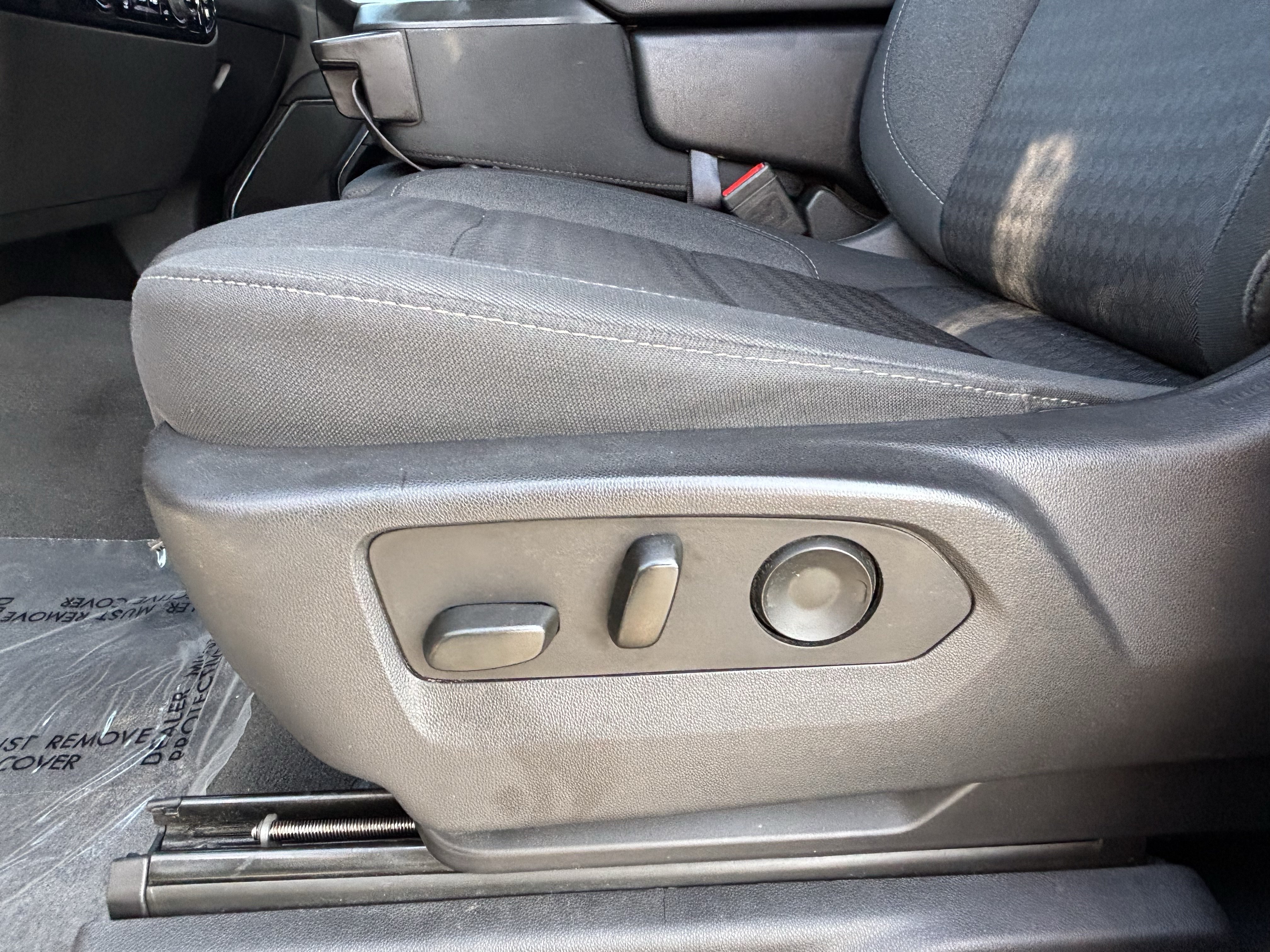 Used 2023 Chevrolet Silverado 1500 LT AWD/4WD image 15