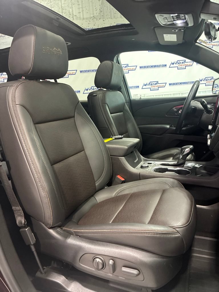 Used 2023 Chevrolet Traverse High Country w/ LPO, Floor Liner Package AWD/4WD image 46