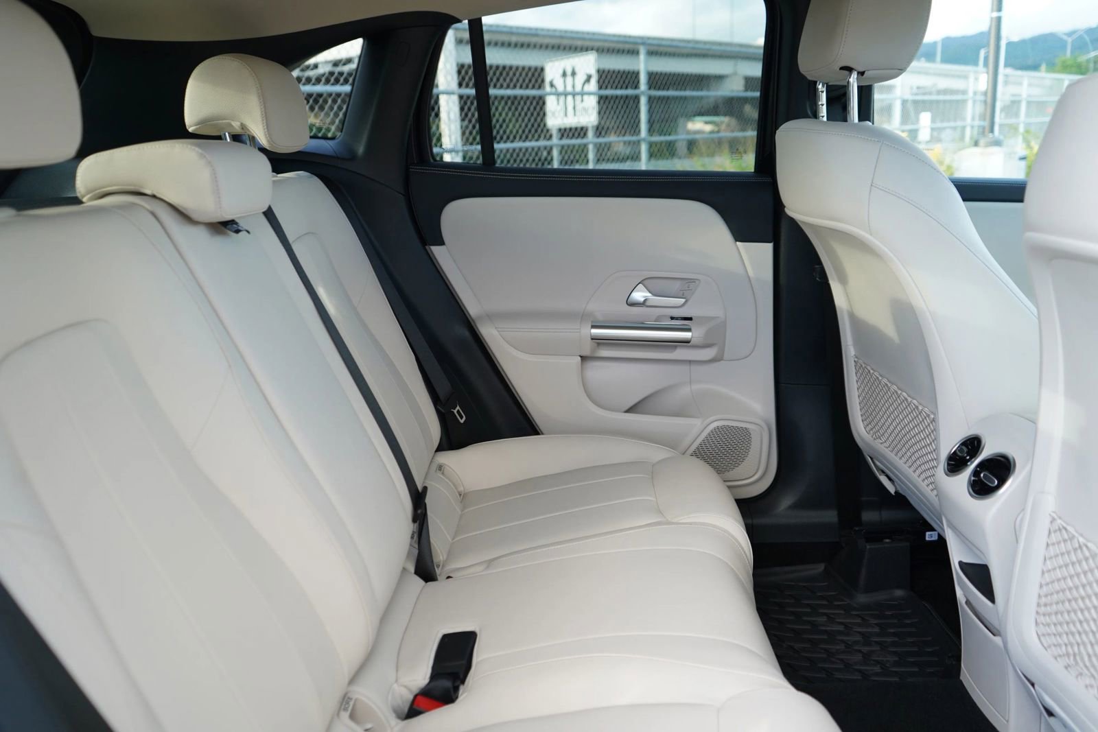 Used 2022 Mercedes-Benz GLA 250 4MATIC image 20