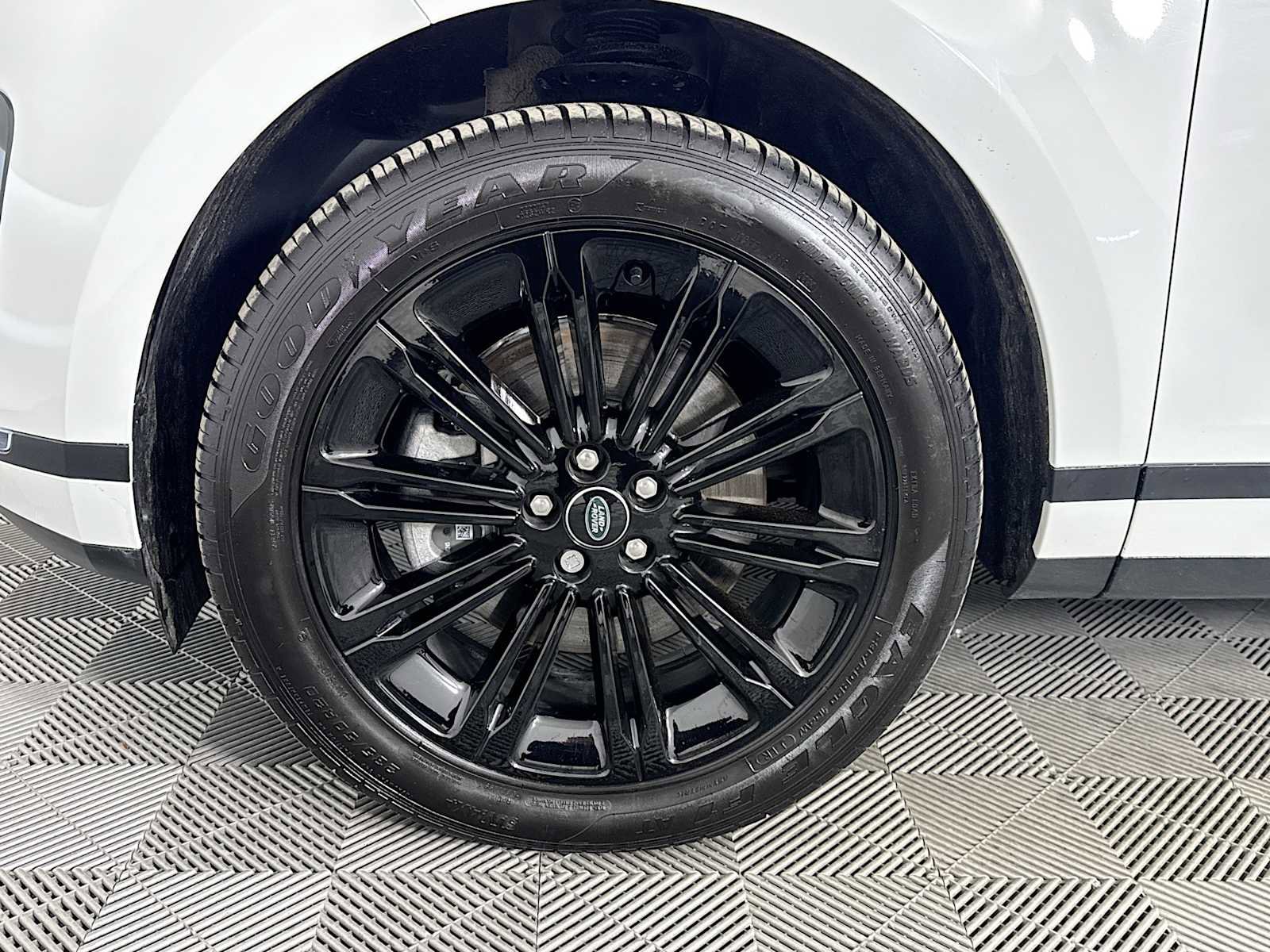 Used 2025 Land Rover Range Rover Evoque S image 30