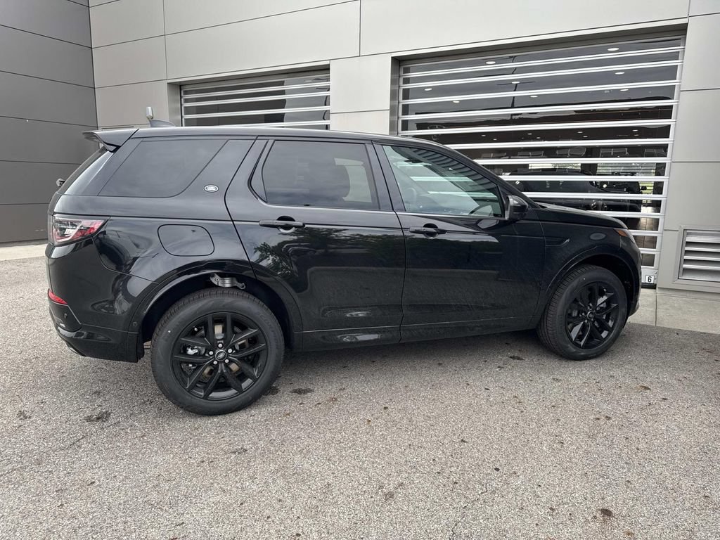 New 2026 Land Rover Discovery Sport Landmark AWD/4WD image 7