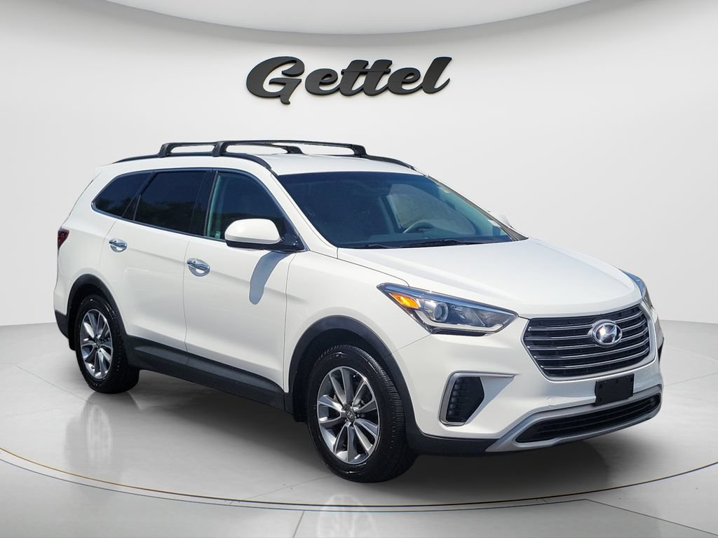 Used 2017 Hyundai Santa Fe SE FWD image 3