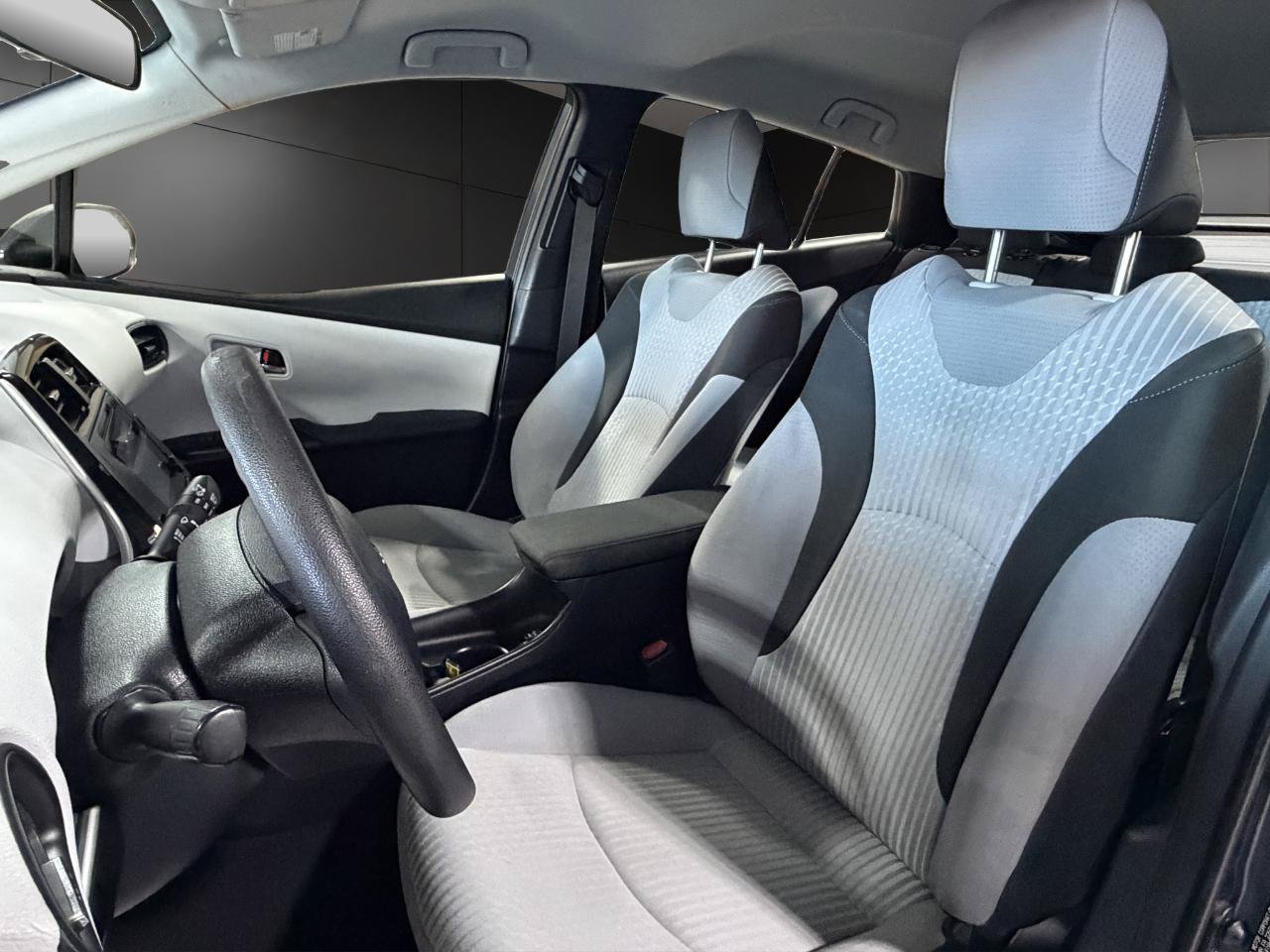 Used 2016 Toyota Prius Two FWD image 9