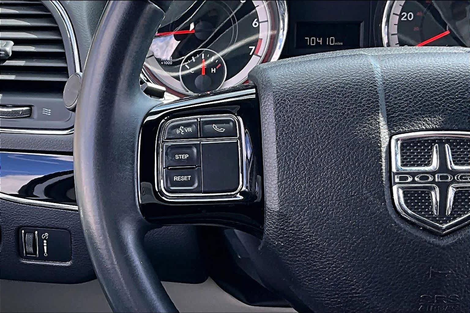 Used 2016 Dodge Grand Caravan SE FWD image 23