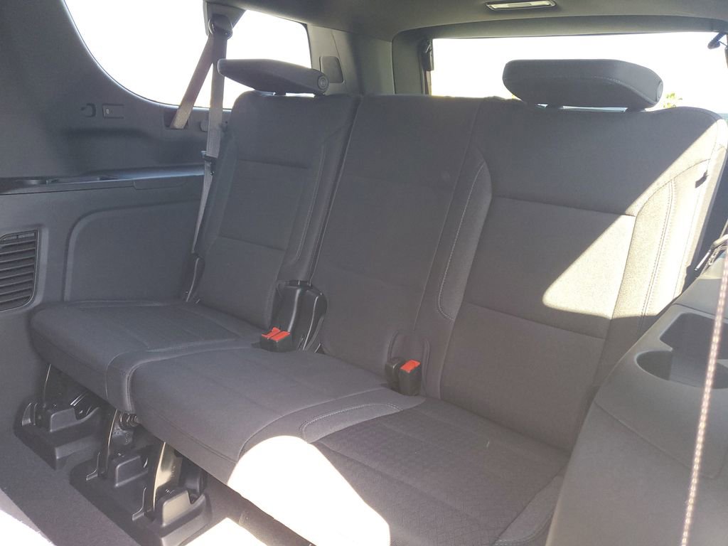 New 2026 Chevrolet Suburban LS image 11