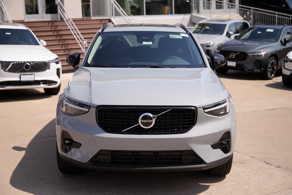 New 2026 Volvo XC40 B5 Plus w/ Protection Package Premier image 5