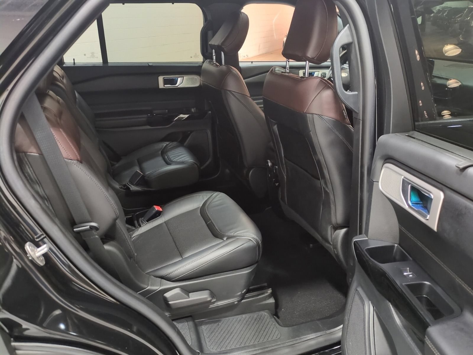 Used 2021 Ford Explorer Platinum w/ Equipment Group 601A AWD/4WD image 11