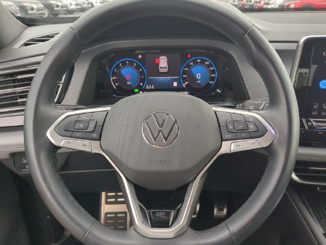 Used 2025 Volkswagen Atlas Cross Sport SEL R-Line AWD/4WD image 35